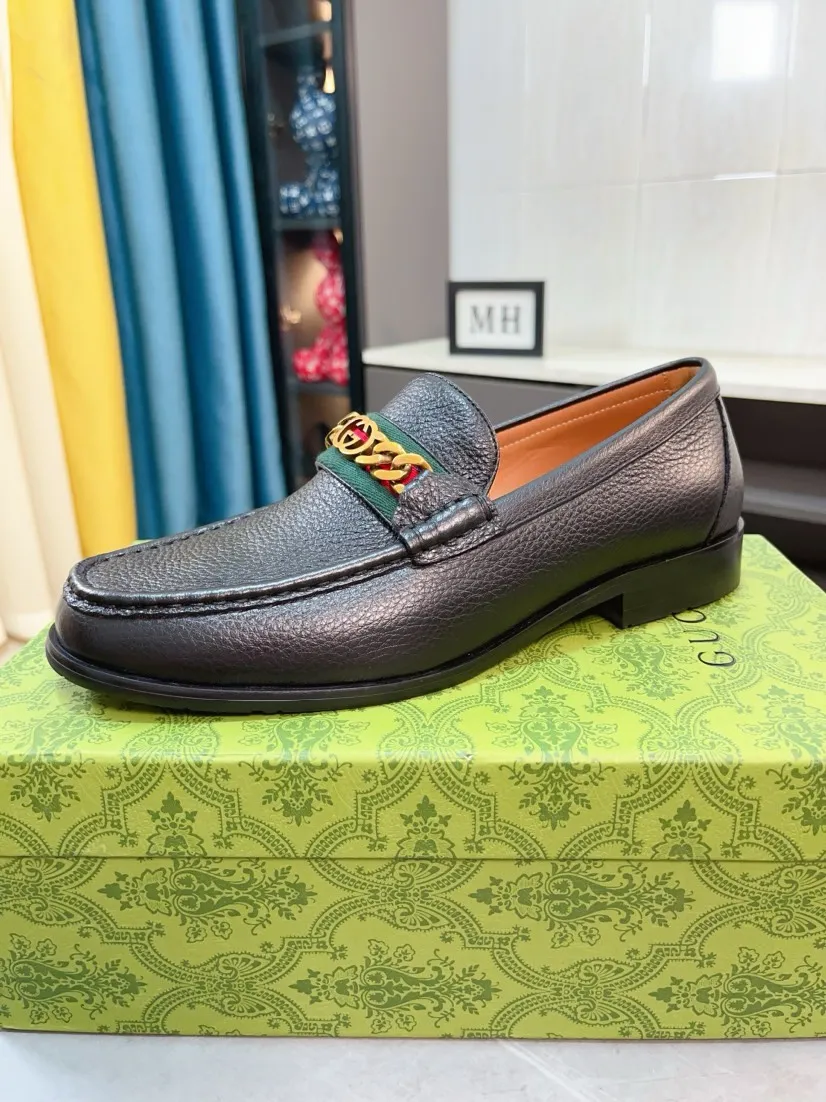 Men's shoes 💰500🌹🌹Niuli [GUCCI Gucci] A new style of formal men's leather shoes is coming~ The original quality upper is made of patent leather imported from Italy, the leather is soft and delicate, comfortable and soft first-layer cowhide lining, rubber wear-resistant outsole, the shoe shape is dignified and domineering, and the luxury charm cannot be concealed! The natural and free nouveau riche leads the trend. Code number: 38-44